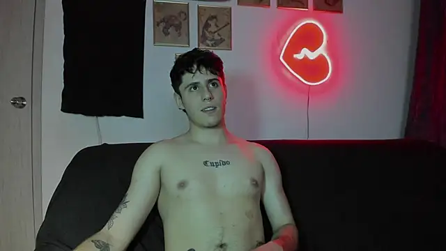 Snapshot of Antonello_Vannucci chatting on 5, 1, 2025 Antonello Vannucci online show from 5, 1, 2025