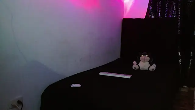 miia-liiam online show from 23, 11, 2025