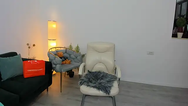 Aileen Stone online show from 30, 10, 2025