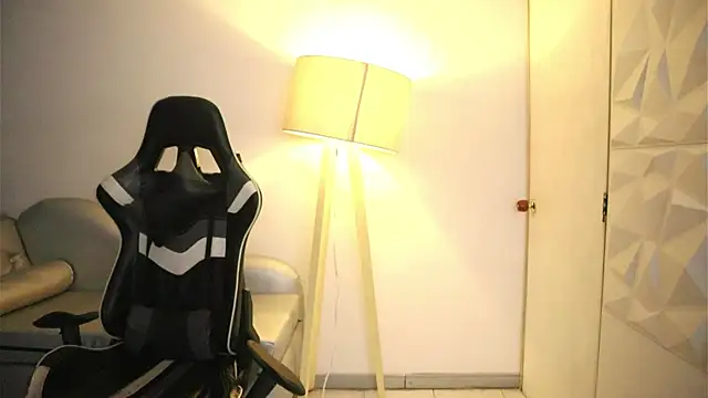 Daisha Riley online show from 20, 11, 2025