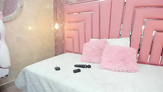 SEXY HOTTIE   online show from 26, 1, 2025