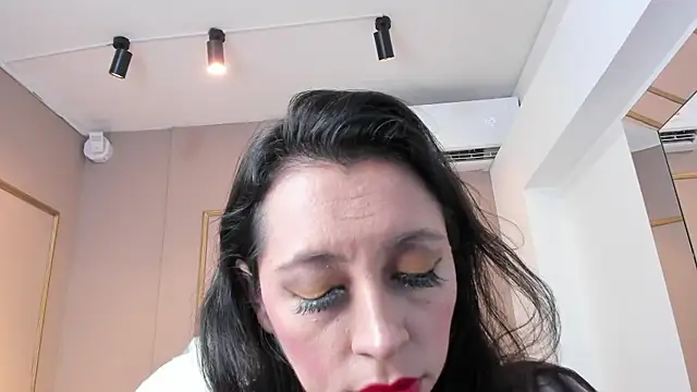 Snapshot of PerlaPreciosa chatting on 8, 11, 2025 PerlaPreciosa online show from 8, 11, 2025