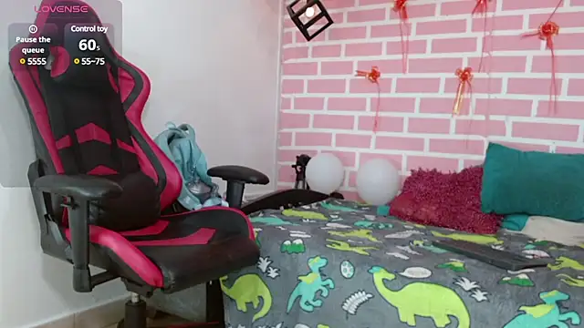 Snapshot of dani-lue chatting on 15, 2, 2025 dani-lue online show from 15, 2, 2025