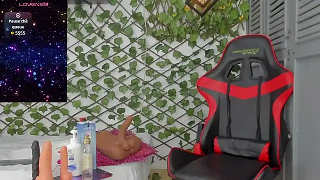 Snapshot of dani-lue chatting on 15, 11, 2025 dani-lue online show from 15, 11, 2025