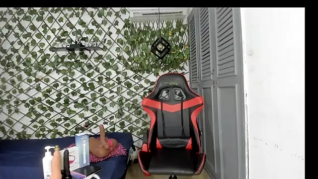 Snapshot of dani-lue chatting on 22, 11, 2025 dani-lue online show from 22, 11, 2025