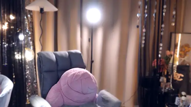 Snapshot of zhdhdbdkx chatting on 19, 9, 2025 zhdhdbdkx online show from 19, 9, 2025