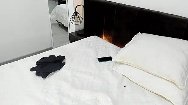 AbrilSonne online show from 19, 3, 2025