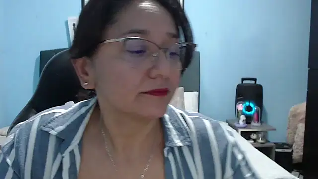 Snapshot of AngelRouss chatting on 15, 5, 2026 AngelRouss online show from 15, 5, 2026