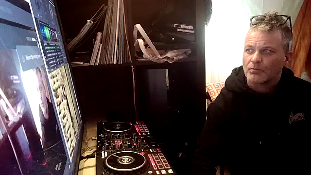 Snapshot of SilverandFox chatting on 21, 1, 2025 SilverandFox online show from 21, 1, 2025