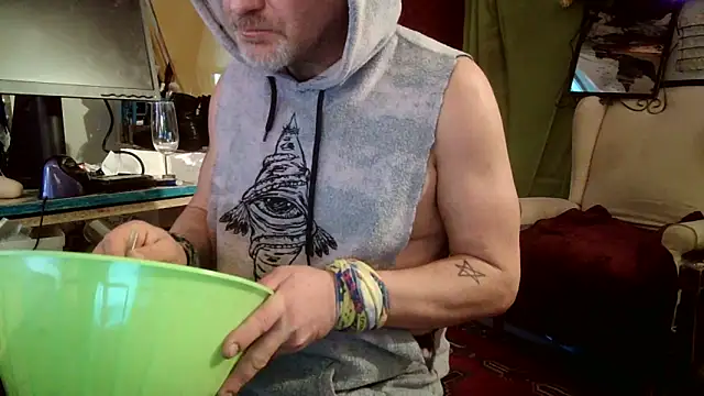 Snapshot of SilverandFox chatting on 11, 3, 2025 SilverandFox online show from 11, 3, 2025