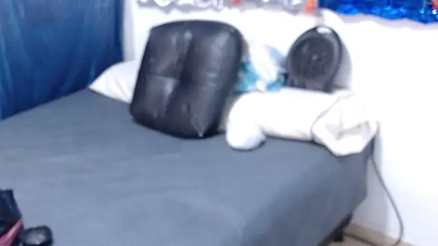 Snapshot of thaly_funn chatting on 8, 3, 2025 thaly funn online show from 8, 3, 2025