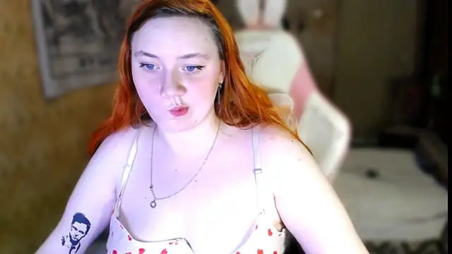 Bitchy Lily online show from 6, 11, 2025