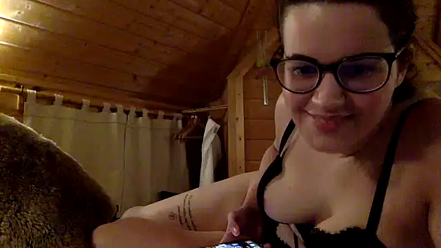 Snapshot of LolaGuess chatting on 22, 12, 2024 LolaGuess online show from 22, 12, 2024