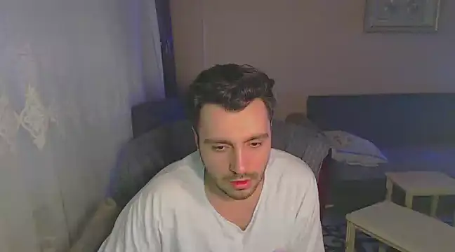 Snapshot of handsomeee04 chatting on 2, 2, 2025 handsomeee04 online show from 2, 2, 2025