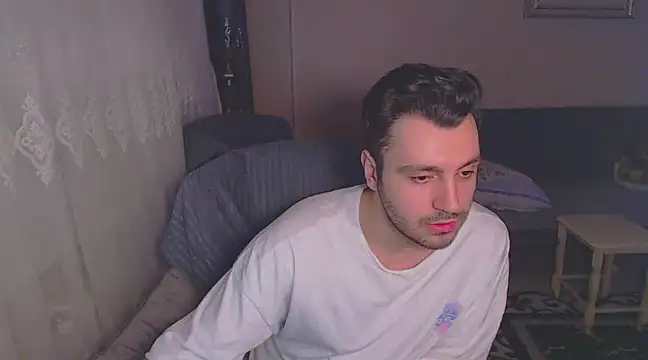 Snapshot of handsomeee04 chatting on 2, 2, 2025 handsomeee04 online show from 2, 2, 2025