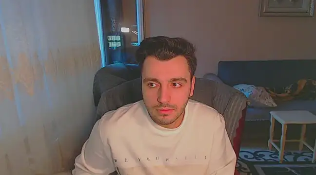 Snapshot of handsomeee04 chatting on 5, 2, 2025 handsomeee04 online show from 5, 2, 2025