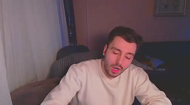 Snapshot of handsomeee04 chatting on 4, 3, 2025 handsomeee04 online show from 4, 3, 2025