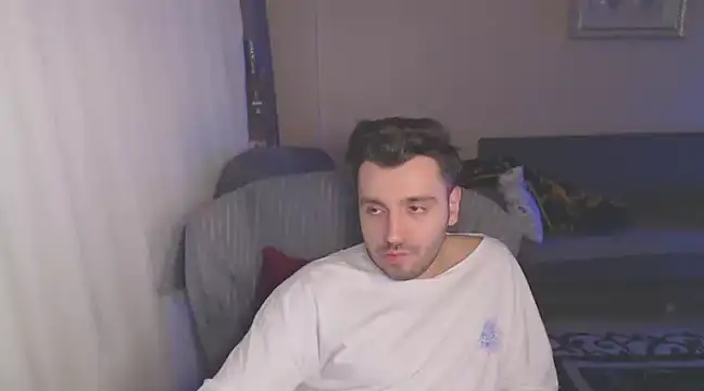 Snapshot of handsomeee04 chatting on 8, 3, 2025 handsomeee04 online show from 8, 3, 2025