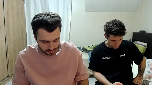 Snapshot of handsomeee04 chatting on 8, 9, 2025 handsomeee04 online show from 8, 9, 2025