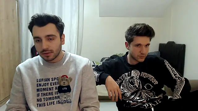 Snapshot of handsomeee04 chatting on 14, 10, 2025 handsomeee04 online show from 14, 10, 2025