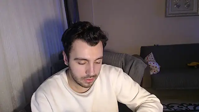 Snapshot of handsomeee04 chatting on 24, 10, 2025 handsomeee04 online show from 24, 10, 2025