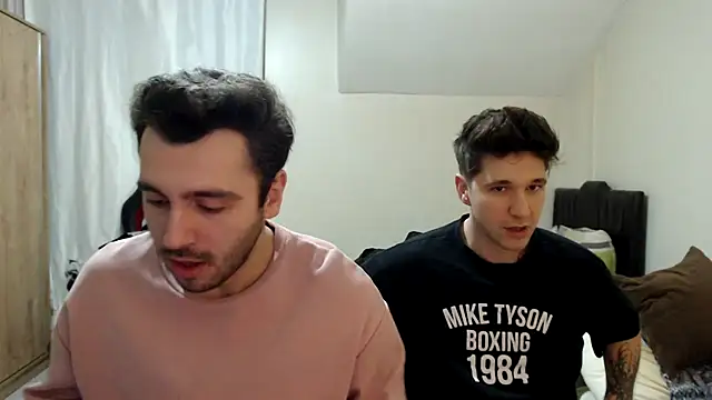 Snapshot of handsomeee04 chatting on 31, 10, 2025 handsomeee04 online show from 31, 10, 2025