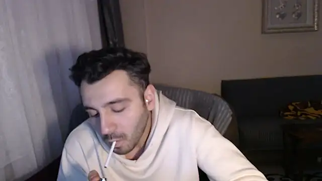 Snapshot of handsomeee04 chatting on 14, 11, 2025 handsomeee04 online show from 14, 11, 2025