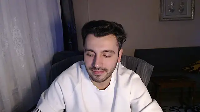 Snapshot of handsomeee04 chatting on 16, 11, 2025 handsomeee04 online show from 16, 11, 2025