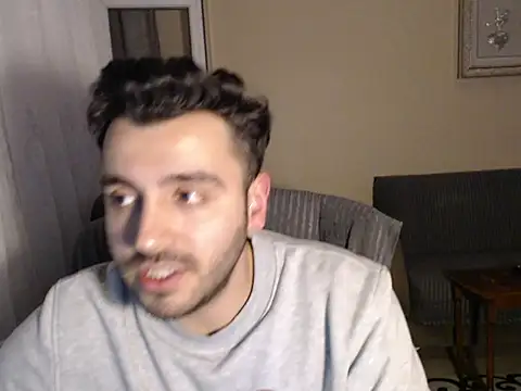 Snapshot of handsomeee04 chatting on 17, 11, 2025 handsomeee04 online show from 17, 11, 2025