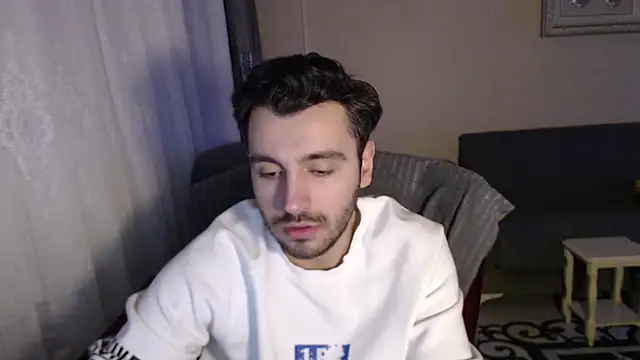 Snapshot of handsomeee04 chatting on 3, 12, 2025 handsomeee04 online show from 3, 12, 2025