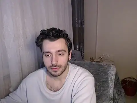 handsomeee04 online show from 13, 4, 2026