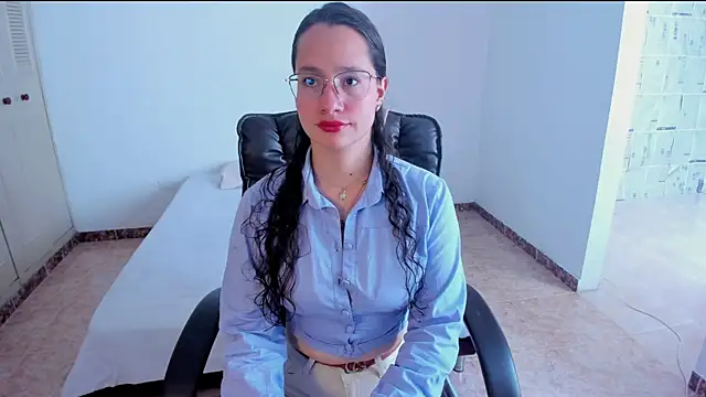 emmaTorres1 online show from 17, 2, 2025