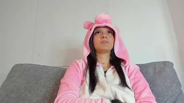 Abril jones10 online show from 20, 2, 2025