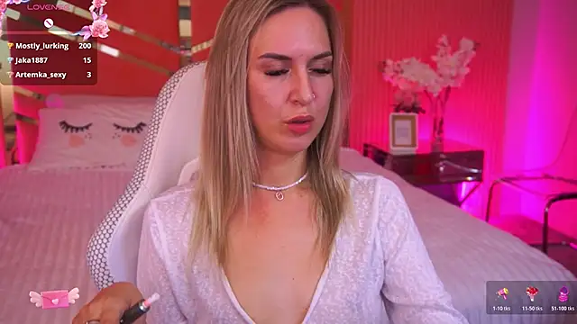 Snapshot of LovelyMollyy chatting on 3, 11, 2025 LovelyMollyy online show from 3, 11, 2025