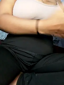 Snapshot of Riyashahi1 chatting on 11, 3, 2025 Riyashahi1 online show from 11, 3, 2025