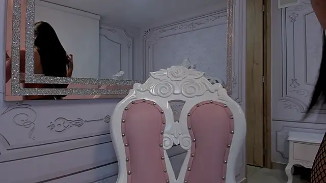 Snapshot of Daphne_Fox_ chatting on 6, 3, 2025 Daphne Fox online show from 6, 3, 2025