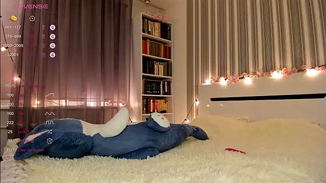 Awwwrora online show from 9, 1, 2025