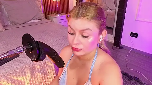 Snapshot of LolaAngellx chatting on 18, 6, 2026 LolaAngellx online show from 18, 6, 2026