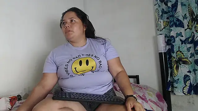 Snapshot of kariragapeass18 chatting on 5, 1, 2025 kariragapeass18 online show from 5, 1, 2025