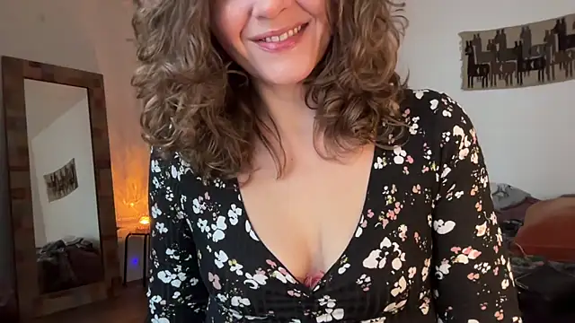 leahsparkles online show from 9, 11, 2025