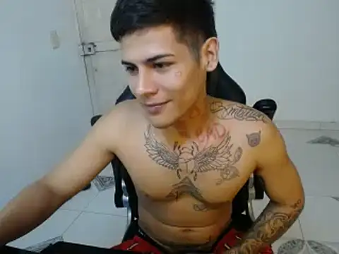 Clyde019 online show from 5, 1, 2025