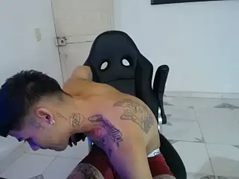 Clyde019 online show from 24, 1, 2025