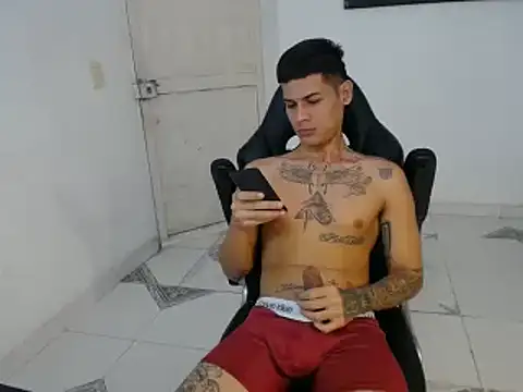 Clyde019 online show from 25, 1, 2025