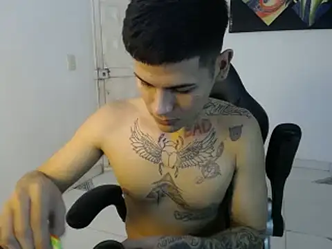 Clyde019 online show from 13, 2, 2025