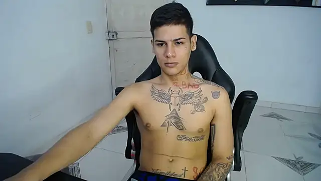 Clyde019 online show from 21, 2, 2025