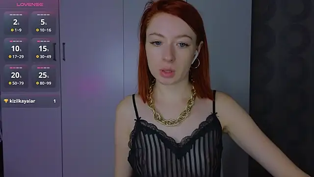 Snapshot of Cuteroxyfoxy chatting on 6, 7, 2026 Cuteroxyfoxy online show from 6, 7, 2026