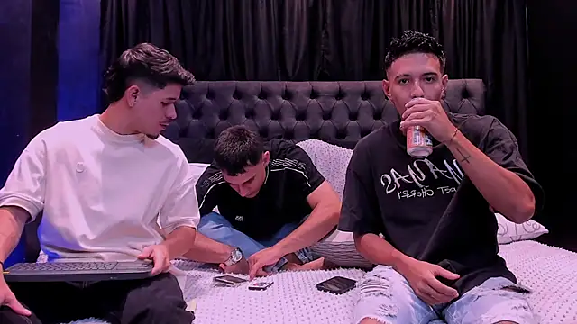 hell twink online show from 22, 4, 2026