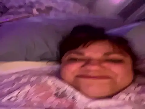 Snapshot of Luciouslouise72@xh chatting on 10, 10, 2025 Luciouslouise72xh online show from 10, 10, 2025