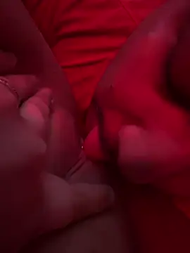 Snapshot of cloudy_couple444 chatting on 5, 1, 2025 cloudy couple444 online show from 5, 1, 2025