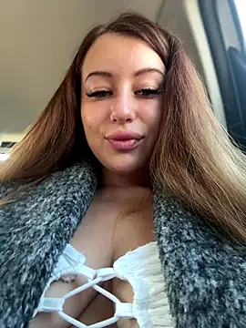 Snapshot of AndreaMood chatting on 26, 9, 2025 AndreaMood online show from 26, 9, 2025